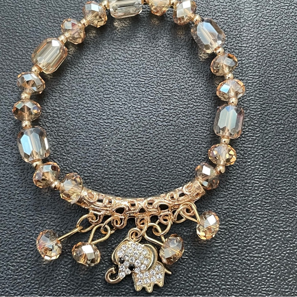 * Czech Champagne Crystal Elephant Charm Bracelet 7”-8” stretchy NEW Gorgeous!